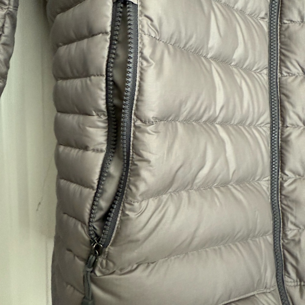 Patagonia Gray Puffer Jacket Lightweight Insulation - Picture 3 of 4